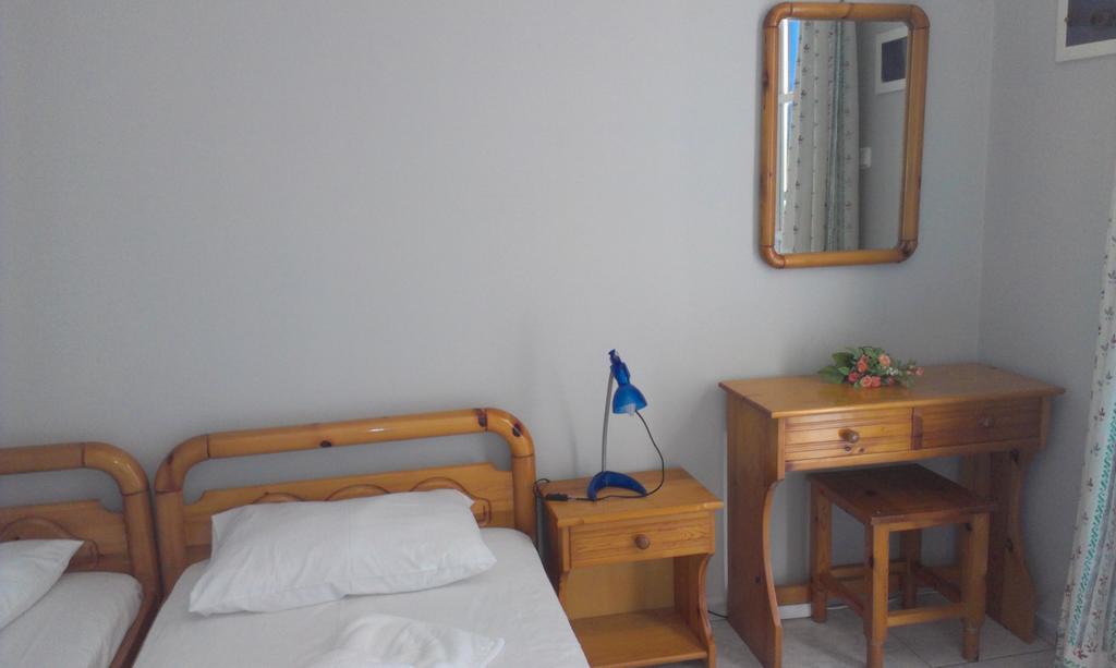 Iro Apartments Paralia Agias Foteinis Rum bild