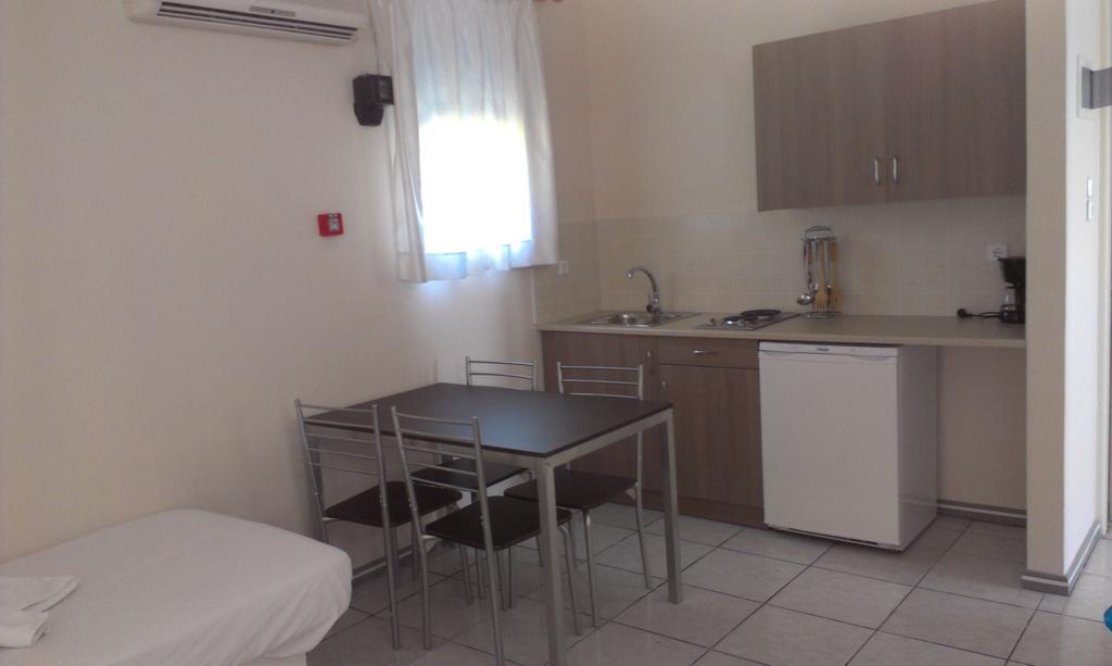 Iro Apartments Paralia Agias Foteinis Rum bild