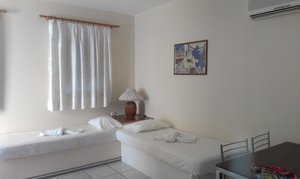 Iro Apartments Paralia Agias Foteinis Rum bild