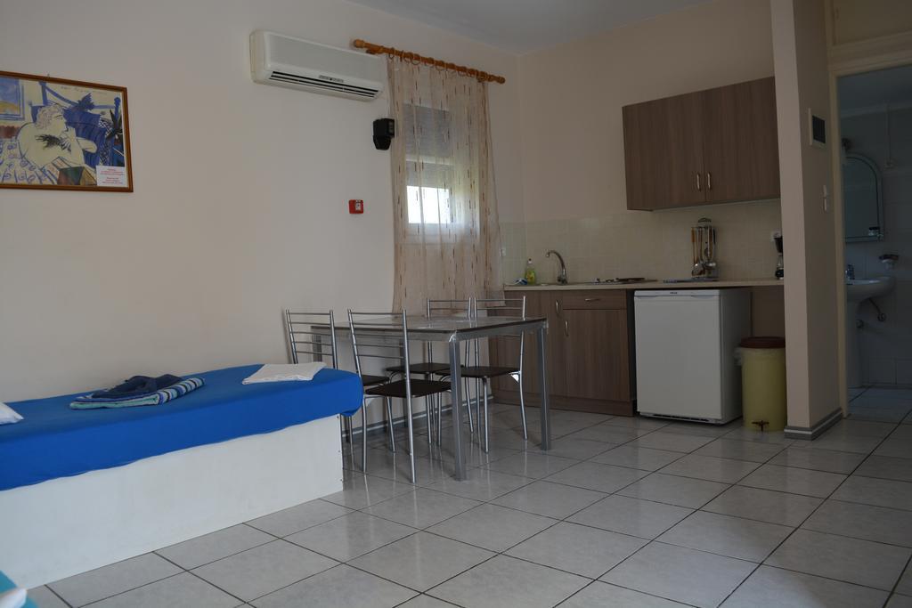 Iro Apartments Paralia Agias Foteinis Exteriör bild