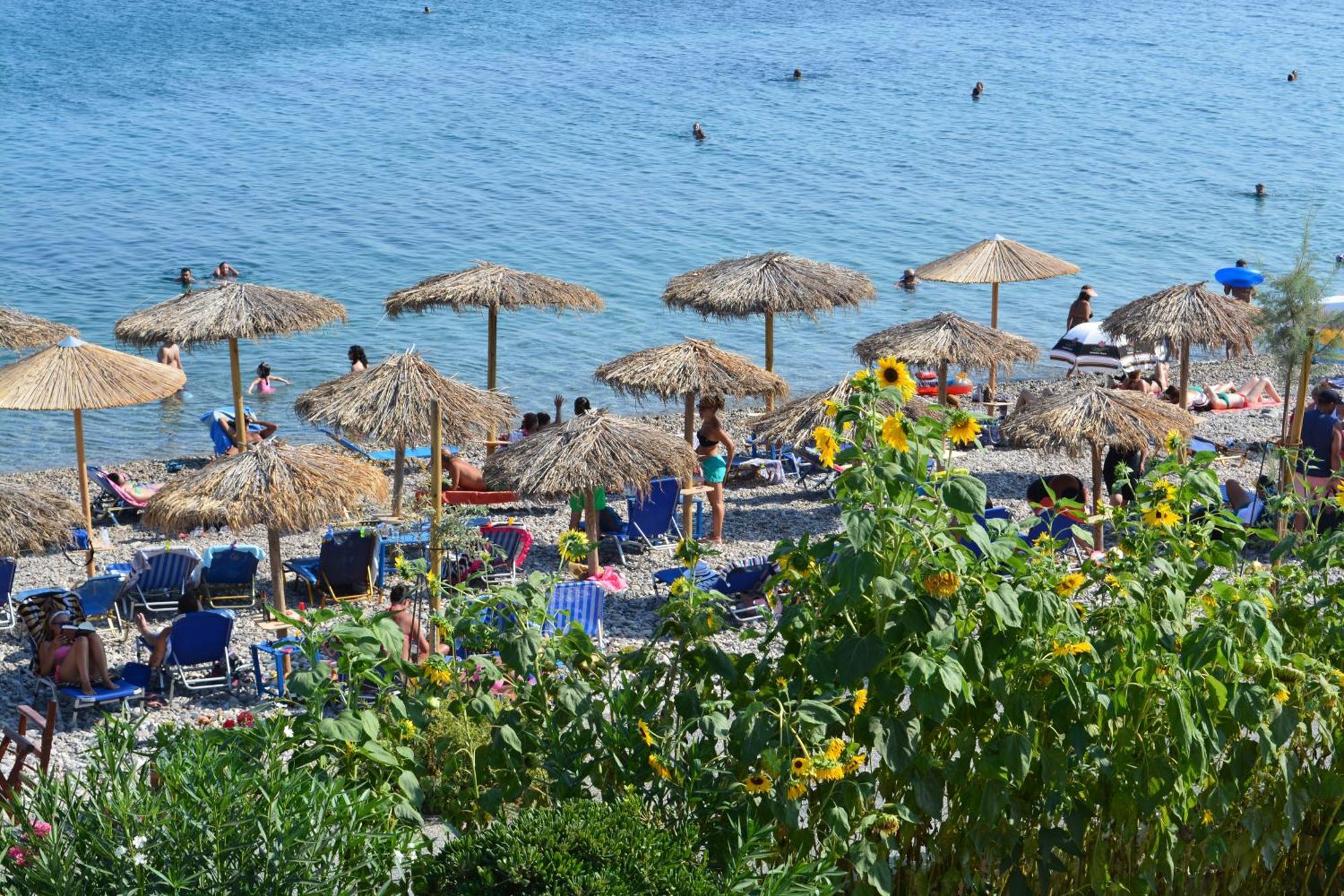 Iro Apartments Paralia Agias Foteinis Exteriör bild