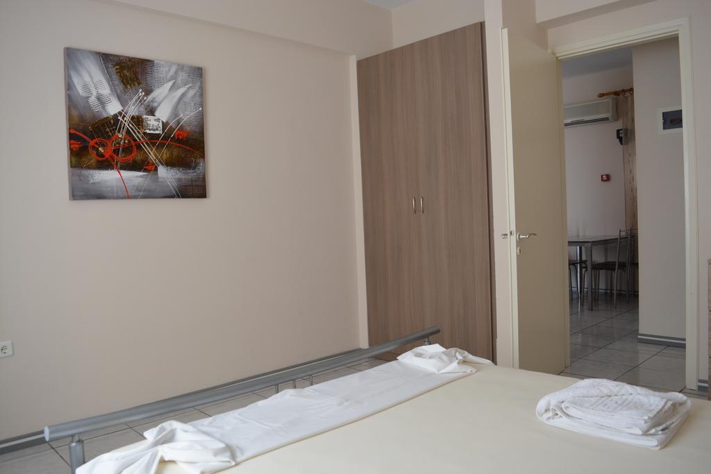 Iro Apartments Paralia Agias Foteinis Exteriör bild